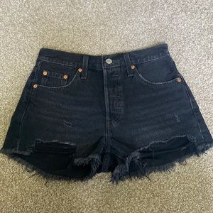 NWOT Black Jean Distressed Levi Shorts
